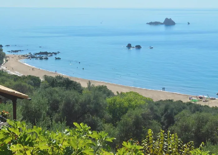 Large By The Pool - Beach, Corfu *