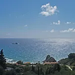 Large By The Pool - Beach, Corfu Lägenhet