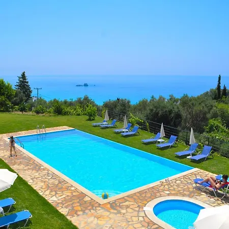 Large By The Pool - Beach, Corfu Apartmán