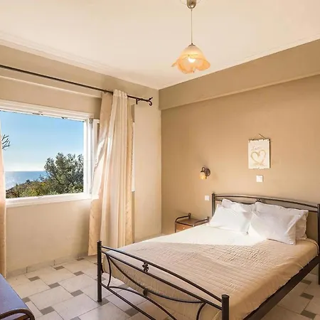 Large By The Pool - Beach, Corfu * 佩雷卡斯