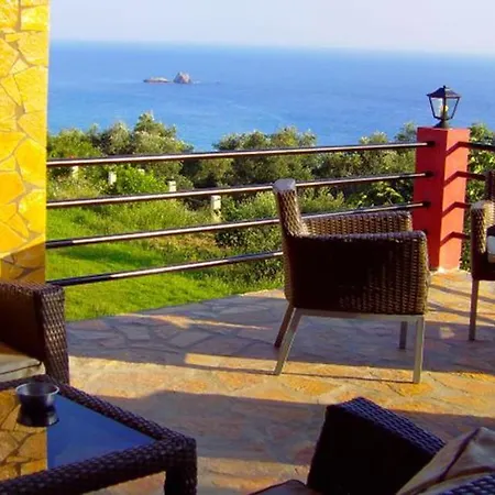 Large By The Pool - Beach, Corfu * 佩雷卡斯