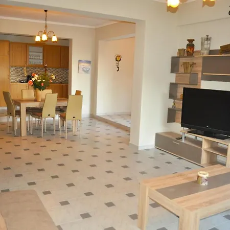 Large By The Pool - Beach, Corfu