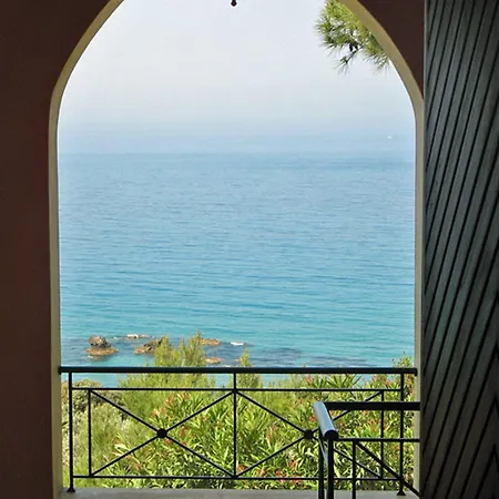 Large By The Pool - Beach, Corfu Apartament *