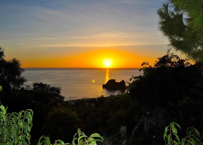 Large By The Pool - Beach, Corfu Daire *